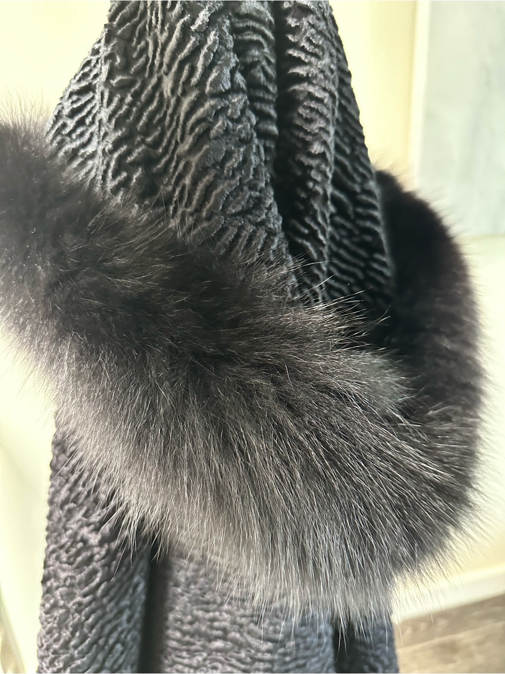 Neiman Marcus Black Textured Cape with Faux-Fur Collar - Picture 6 of 7